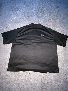 Men's Black Short-Sleeve Crew Tee with Subtle Chest Script